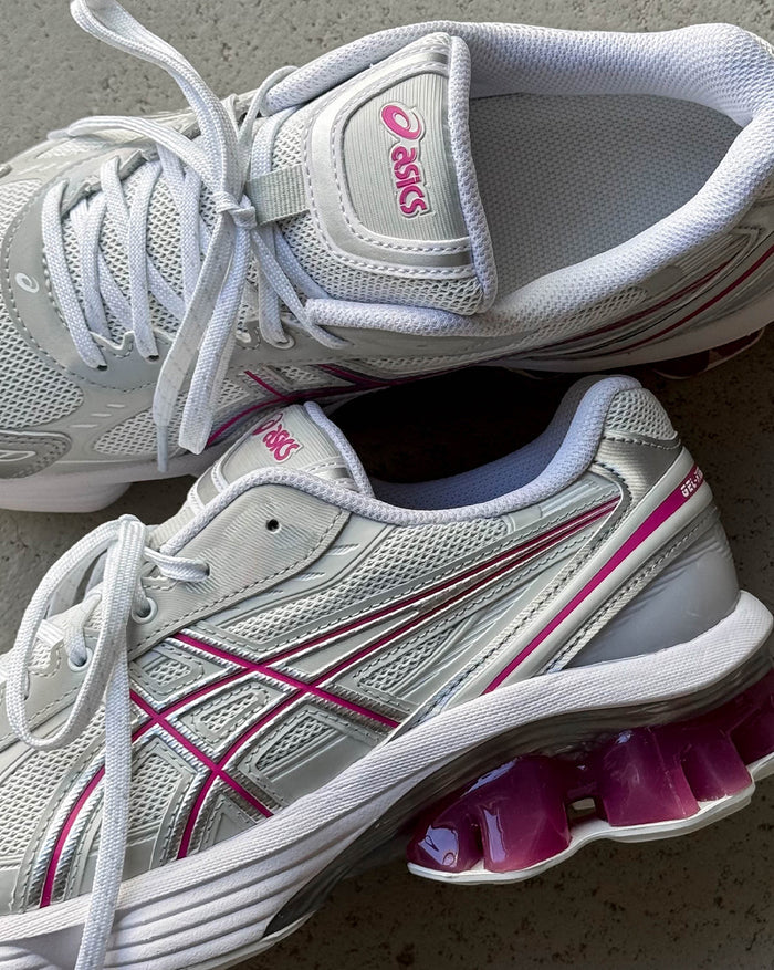 Asics GEL-Kinetic Fluent onfeet
