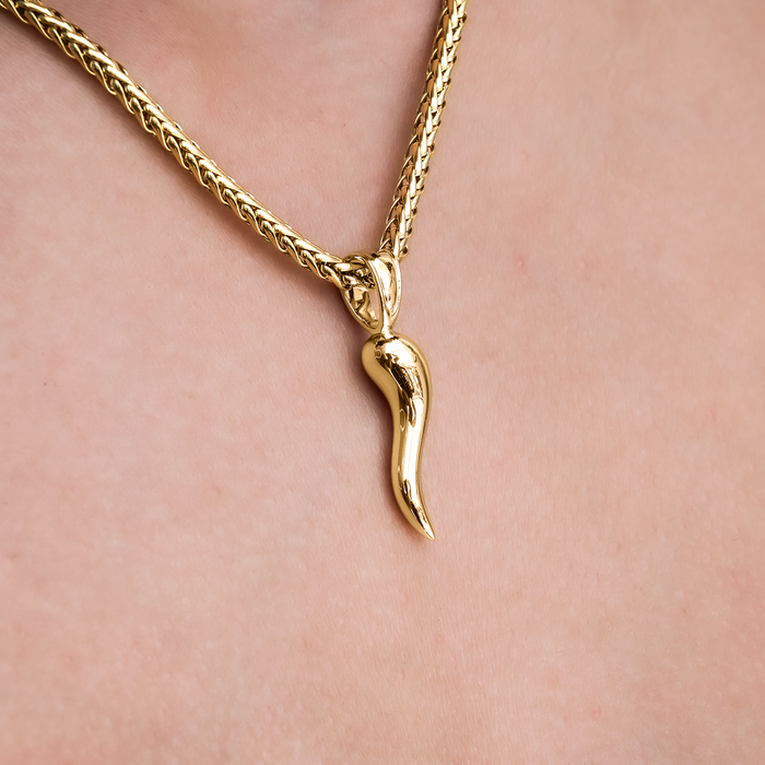 Italian Horn Pendant in Yellow Gold