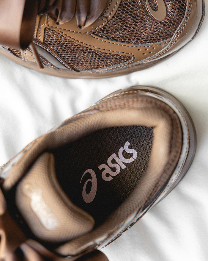 Asics JOG 100S onfeet