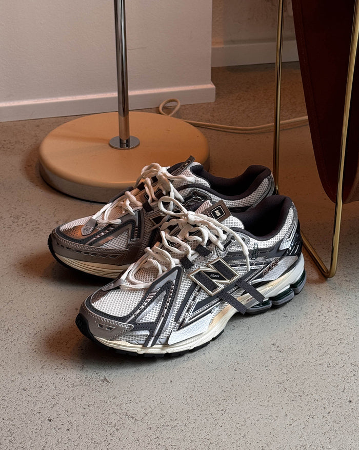 New Balance M1906AD onfeet