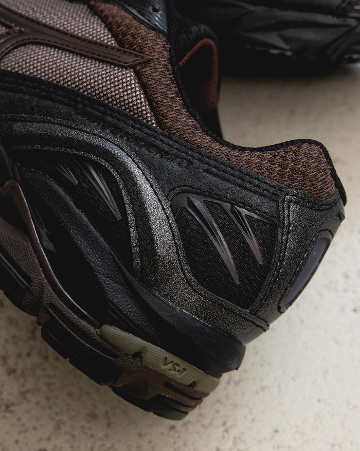 Mizuno x Vainl Archive Wave Rider 10 onfeet