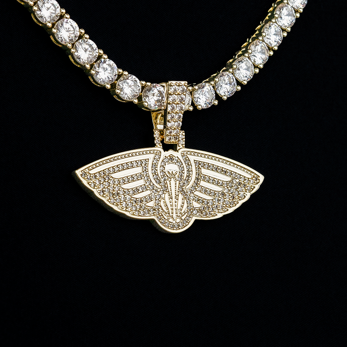 New Orleans Pelicans Official NBA Micro Logo Pendant in Yellow Gold