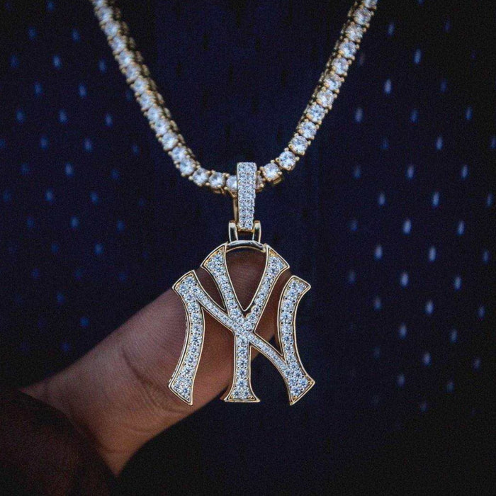 NY Yankees Pendant in Yellow Gold - The GLD Shop
