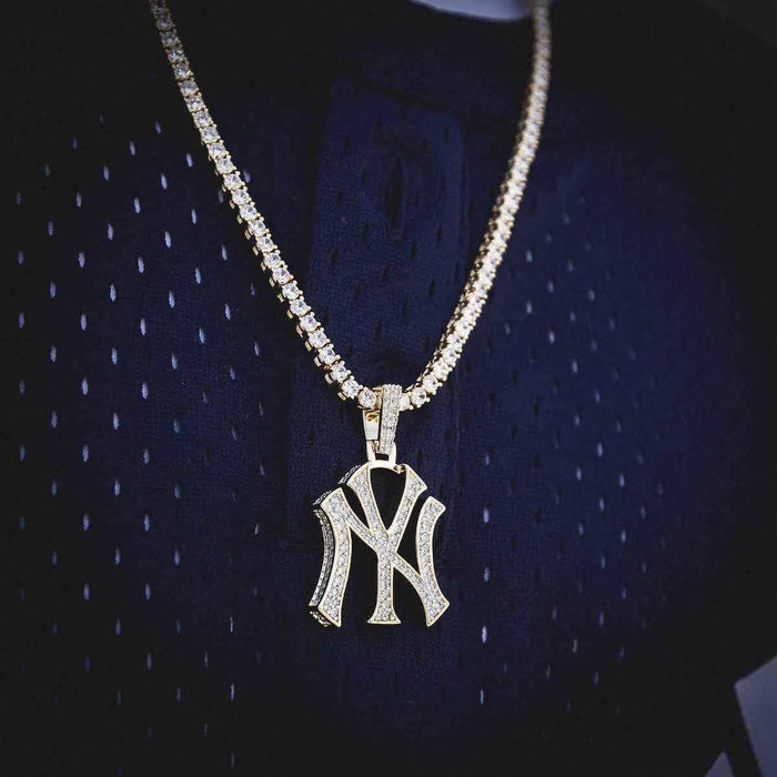 NY Yankees Pendant in Yellow Gold - The GLD Shop