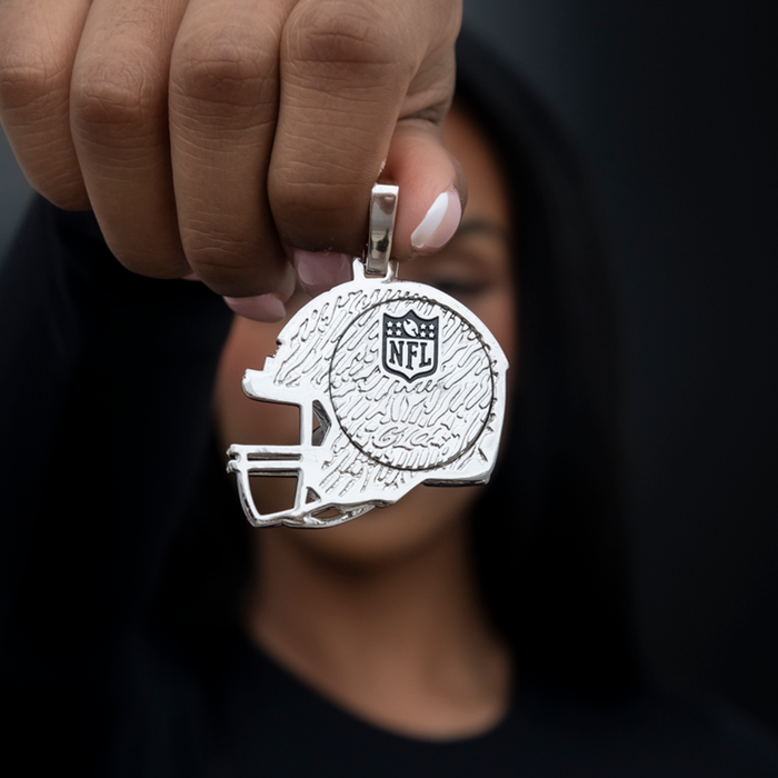 Official NFL 2025 Edition Minnesota Vikings Helmet Pendant