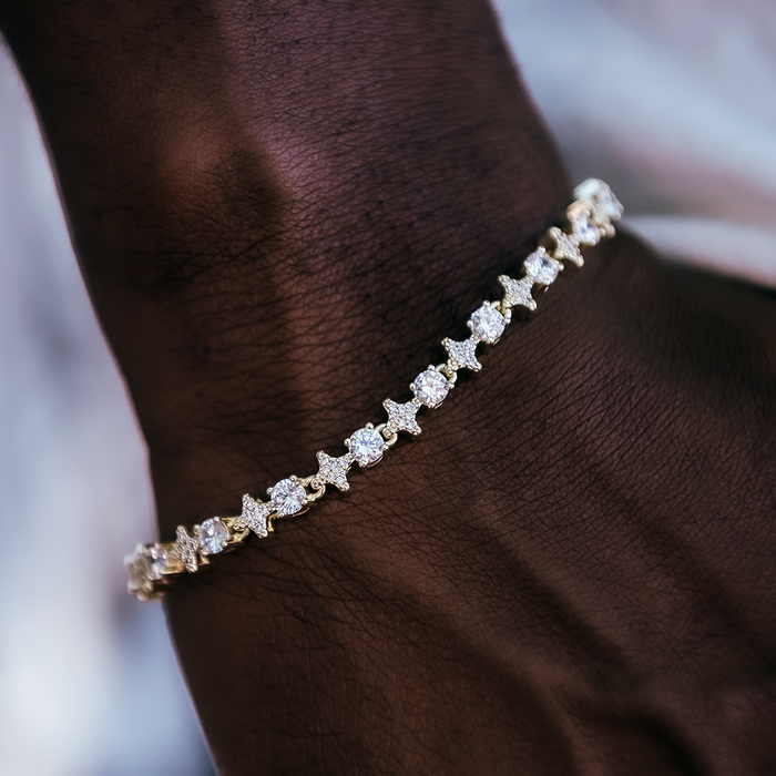 Round Stone Star Tennis Bracelet in Yellow Gold