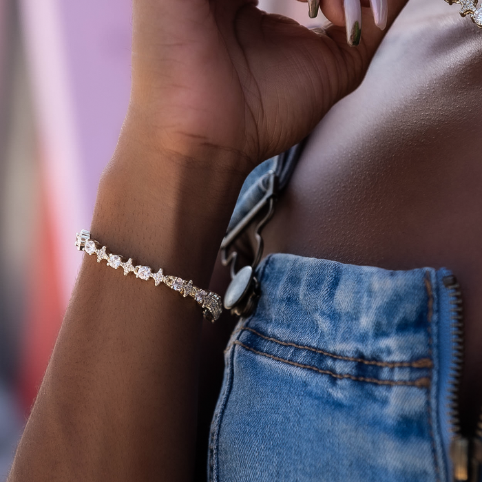 Round Stone Star Tennis Bracelet in Yellow Gold