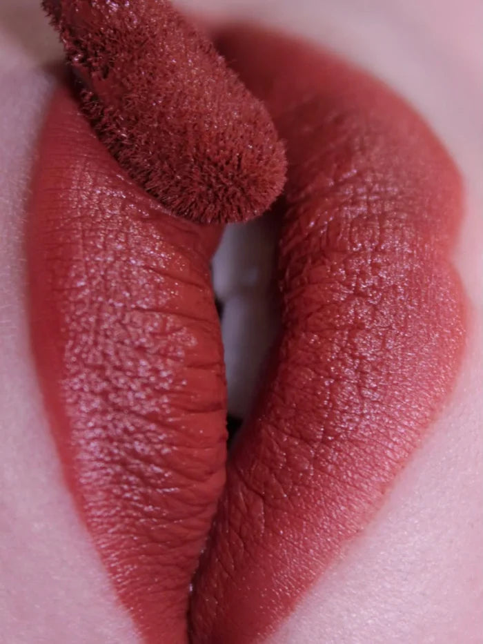 Rust Punk - Wasteland X ZYEL Velvet Veil Lip Mud - Bellabeautébar