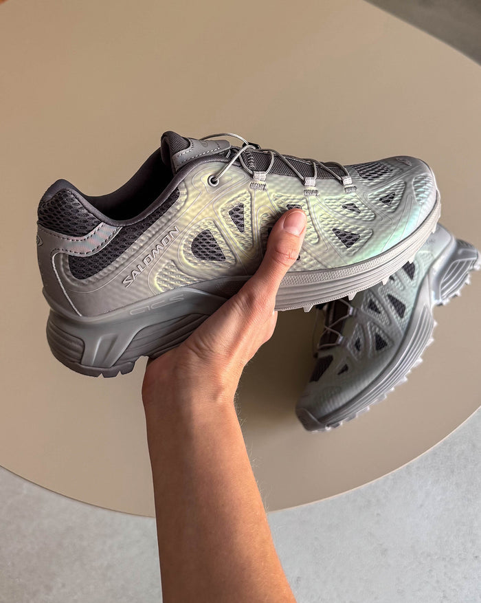 Salomon XT-Whisper Void onfeet