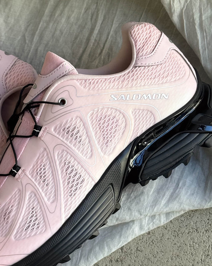 Salomon XT-Whisper onfeet