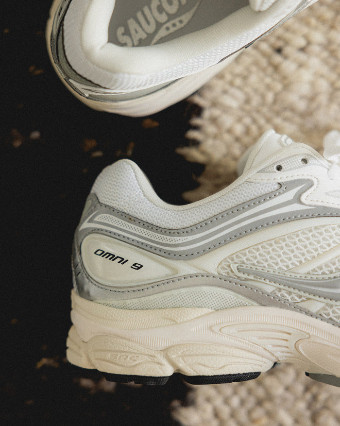Saucony Pro Grid Omni 9 onfeet