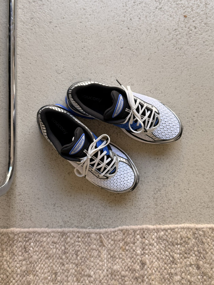 Saucony Pro Grid Paramount onfeet