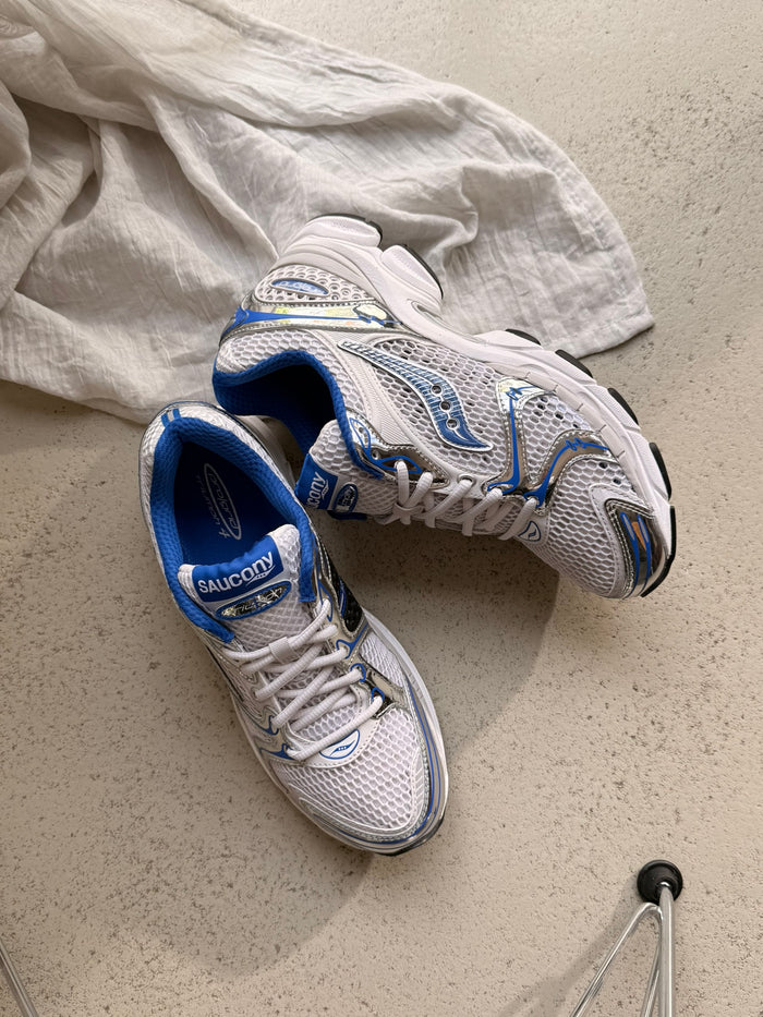 Saucony Pro Grid Triumph 4 onfeet
