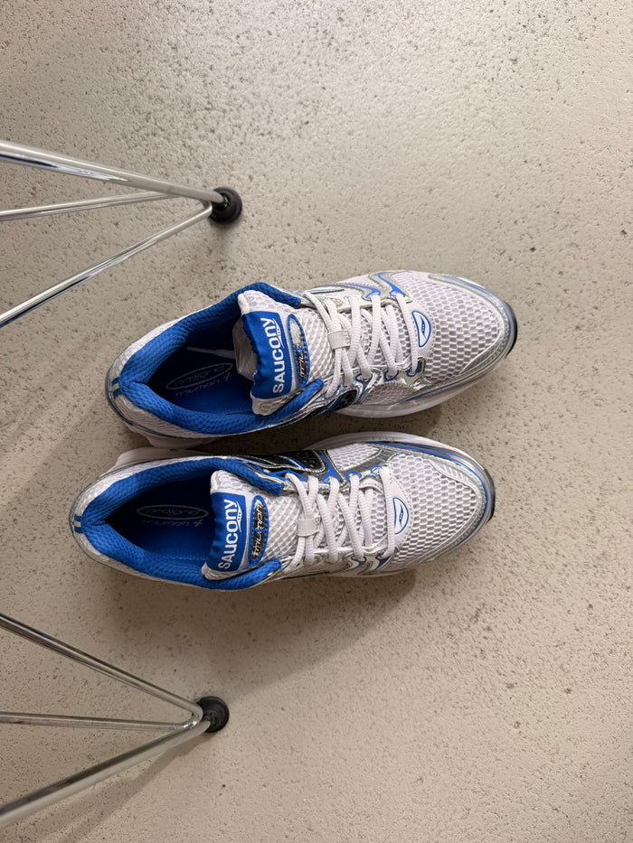Saucony Pro Grid Triumph 4 onfeet