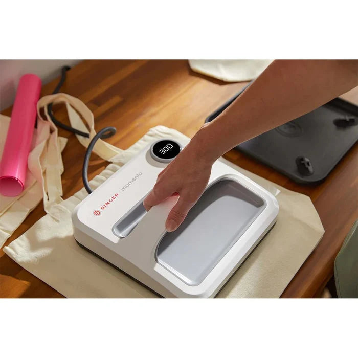 SINGER® MOMENTO™ Square Press - Maple Leaf Quilting Company Ltd.