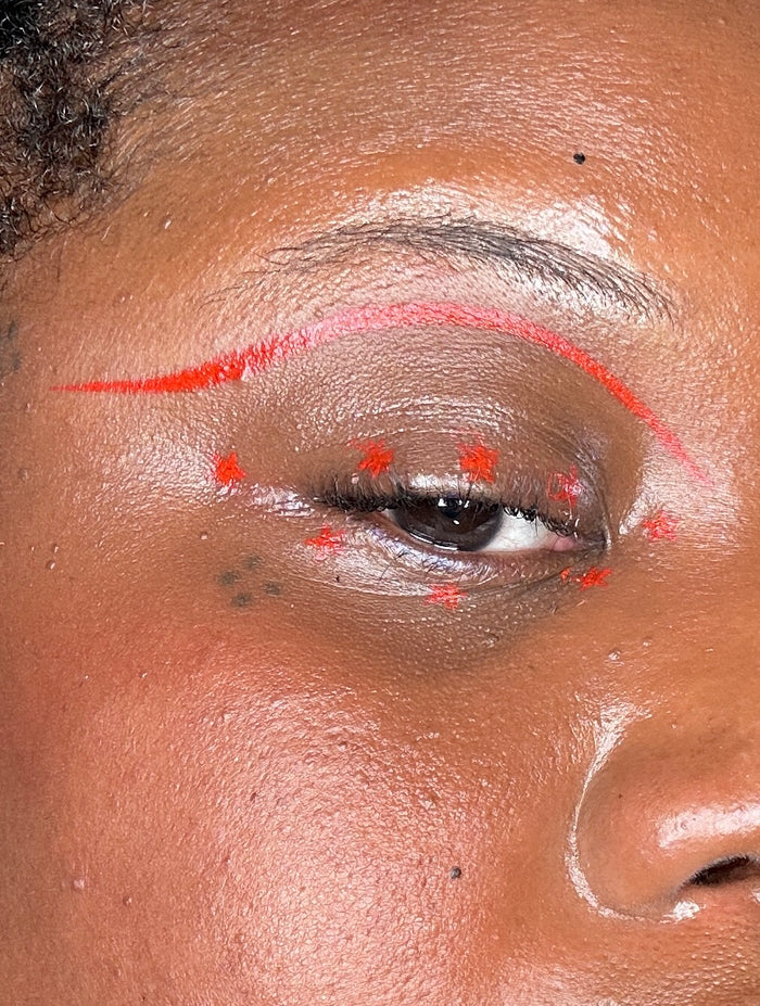 Star Red Spectra Pen - Stamp & Eyeliner Pen - Glisten Cosmetics