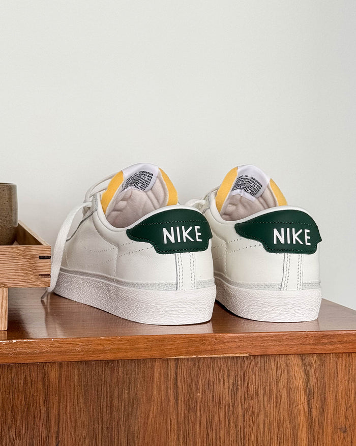 Nike Tennis Classic AC onfeet