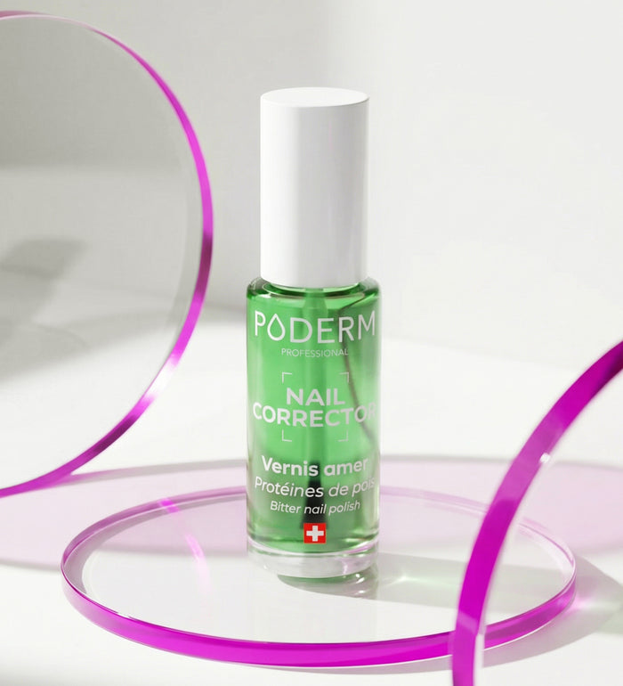 Vernis Nail Corrector amer protéines de pois transparent Poderm sur support design