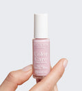 Vernis Color Care baby pink Poderm au tea tree appliqué sur les ongles