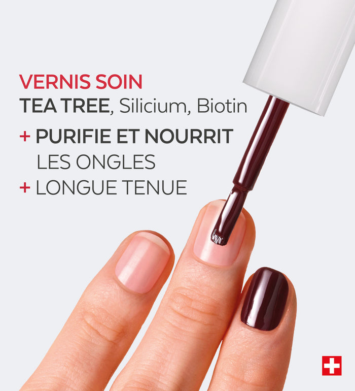 Application du vernis soin Color Care Poderm tea tree silicium biotine