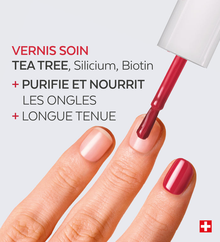 Application du vernis soin Color Care Poderm tea tree silicium biotine