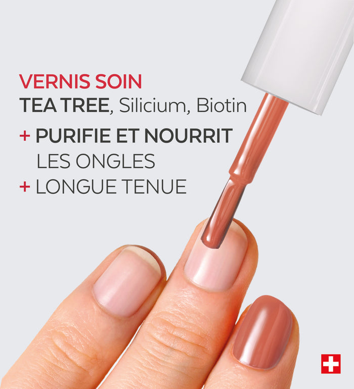 Application du vernis soin Color Care Poderm tea tree silicium biotine
