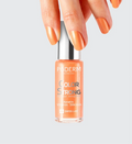 Vernis durcisseur Color Strong sunkissed Poderm à la kératine appliqué sur les ongles