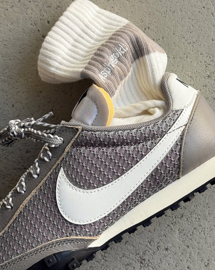 Nike Waffle Racer SE onfeet