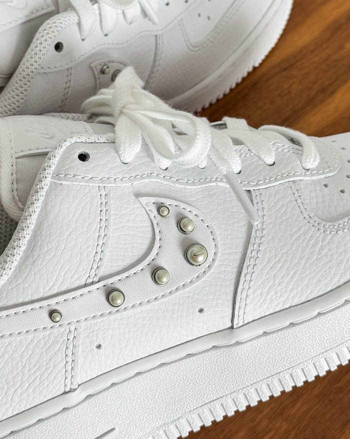 Nike Wmns Air Force 1 '07 onfeet