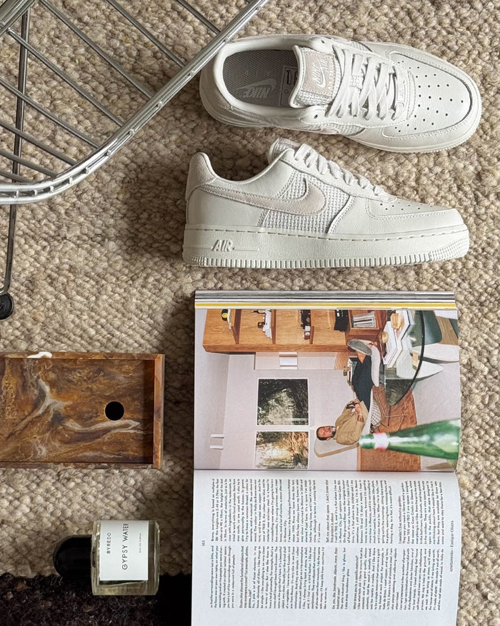 Nike Wmns Air Force 1 '07 onfeet