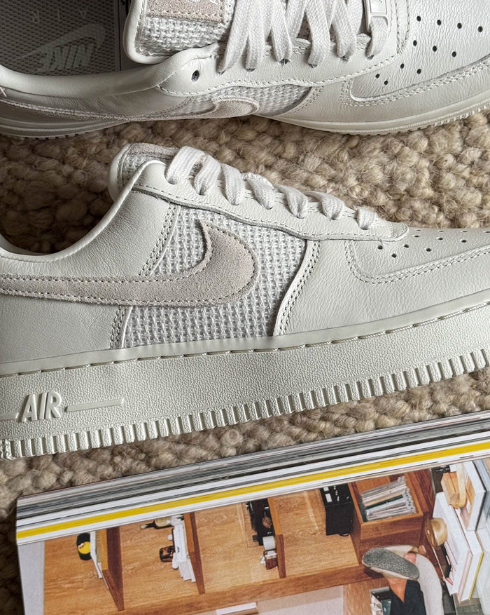 Nike Wmns Air Force 1 '07 onfeet