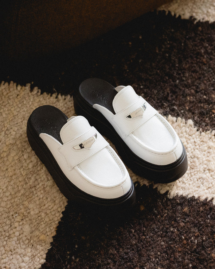 Nike Wmns Air Jordan Mule onfeet