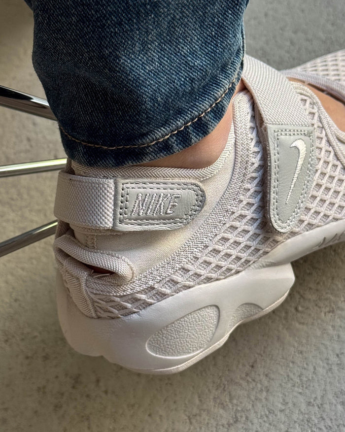 Nike Wmns Air Rift onfeet