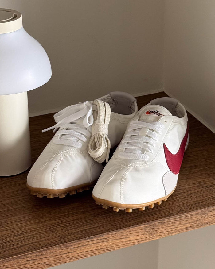 Nike Wmns Moon Racer OG SP onfeet