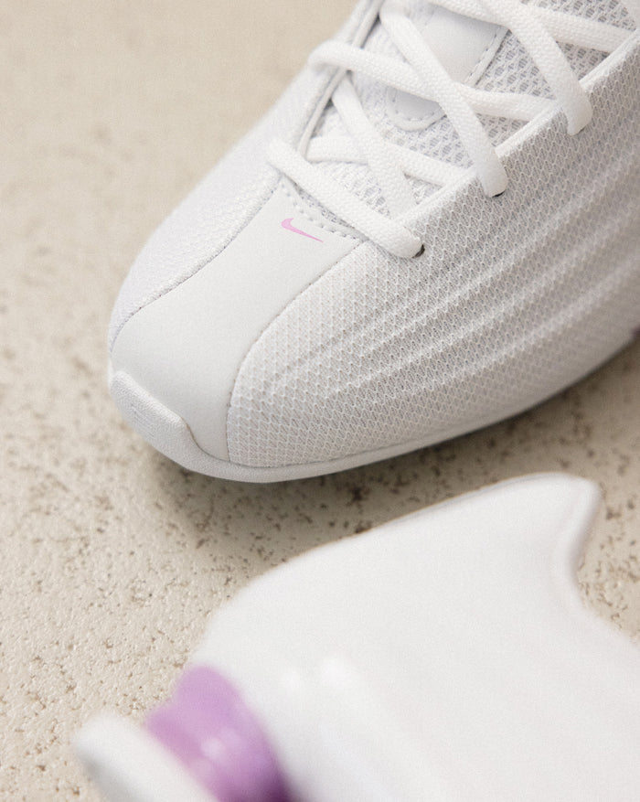 Nike Wmns Shox Z onfeet