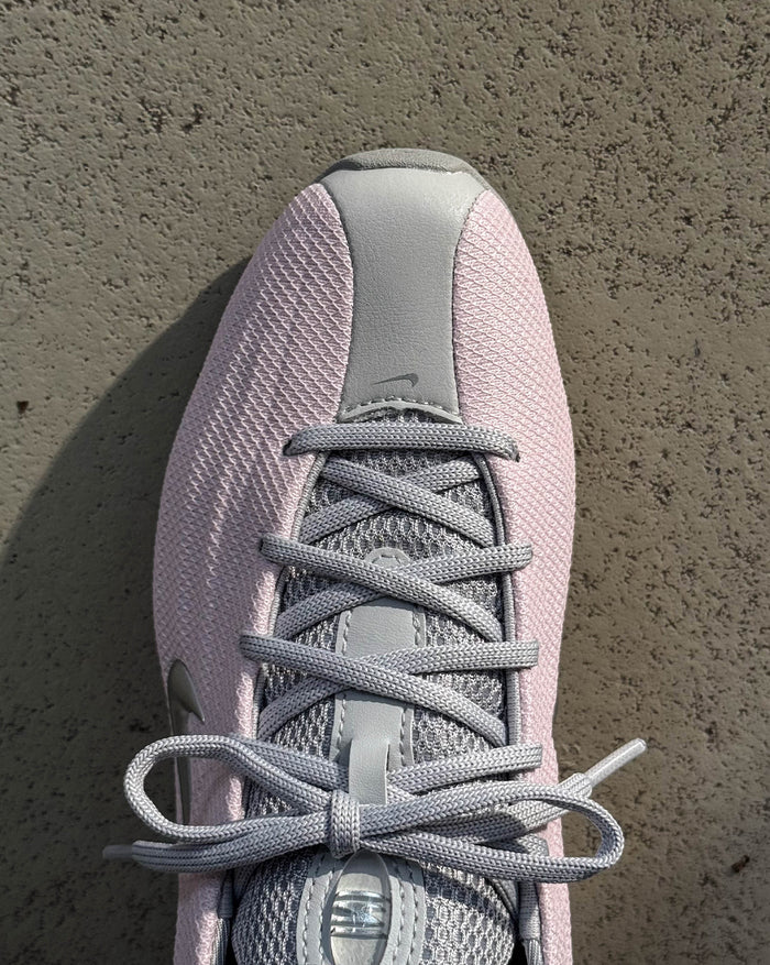 Nike Wmns Shox Z onfeet