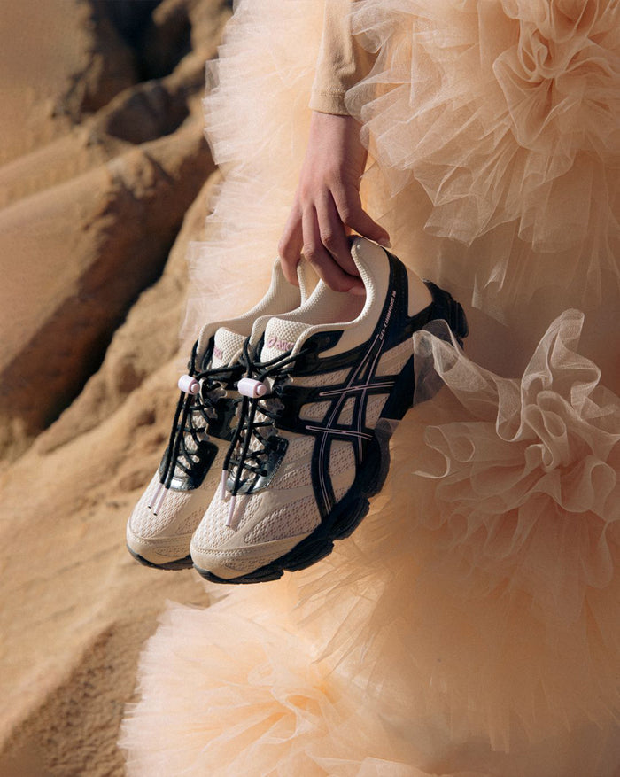 Asics x Finesse GEL-Cumulus 16 onfeet
