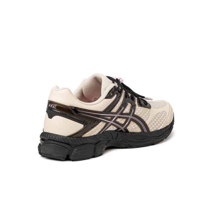 Asics x Finesse GEL-Cumulus 16