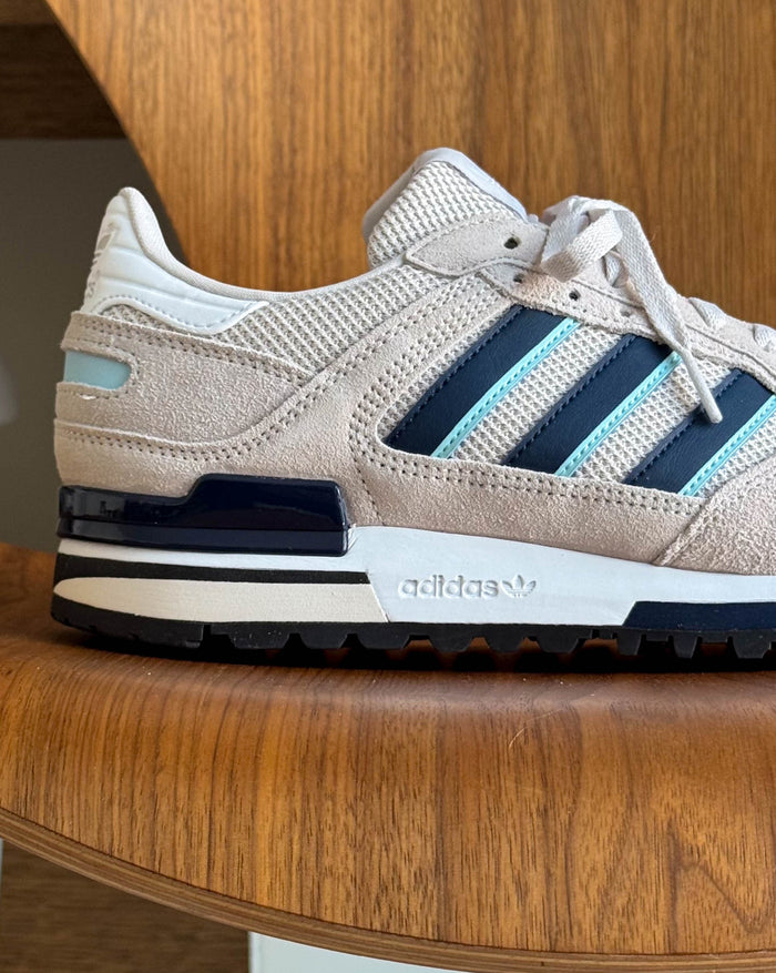 Adidas ZX 600 onfeet