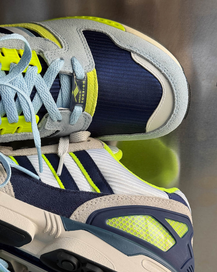 Adidas ZX 8000 onfeet